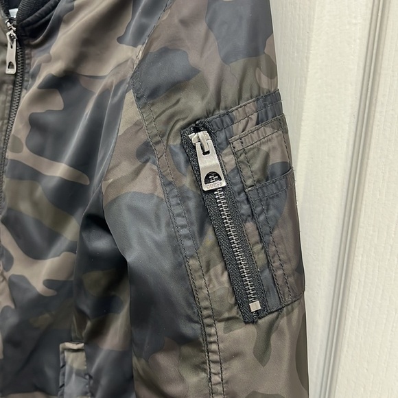 Guess Camouflage Bomber Jacket | Size XS - Picture 3 of 7